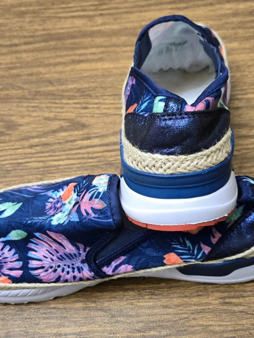 UUBARIS Women's Navy w/Floral Print Slip-On Platform Espadrilles - Size 8.5M